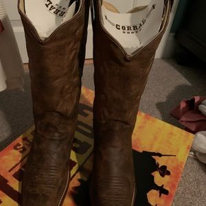 Adorable cowboy boots that have been worn twice.
